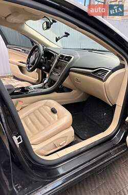 Седан Ford Fusion 2014 в 