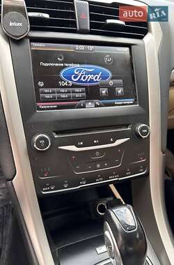 Седан Ford Fusion 2014 в 