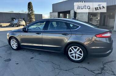 Седан Ford Fusion 2015 в 