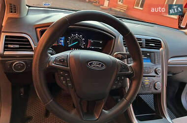Седан Ford Fusion 2018 в Ужгороде