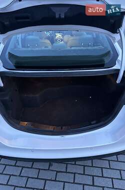 Седан Ford Fusion 2013 в 