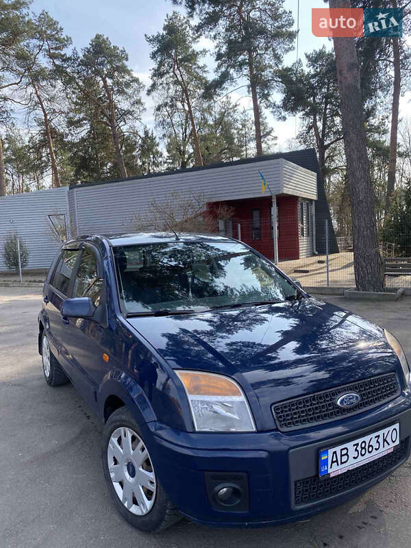 Хэтчбек Ford Fusion 2009 в 