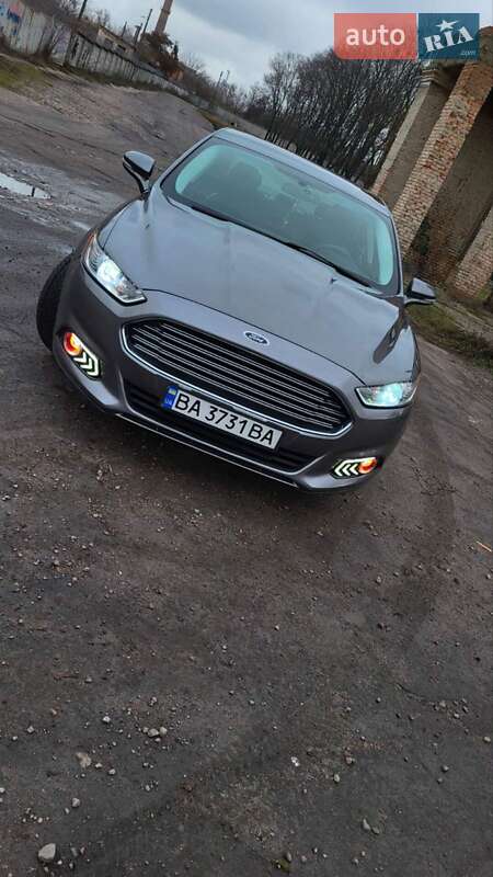 Седан Ford Fusion 2013 в Олександрії