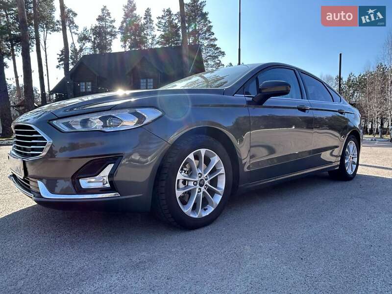 Ford Fusion 2020