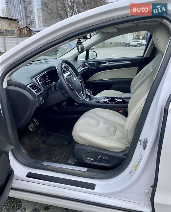 Седан Ford Fusion 2016 в Горишних Плавнях