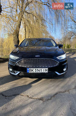 Седан Ford Fusion 2019 в Ровно