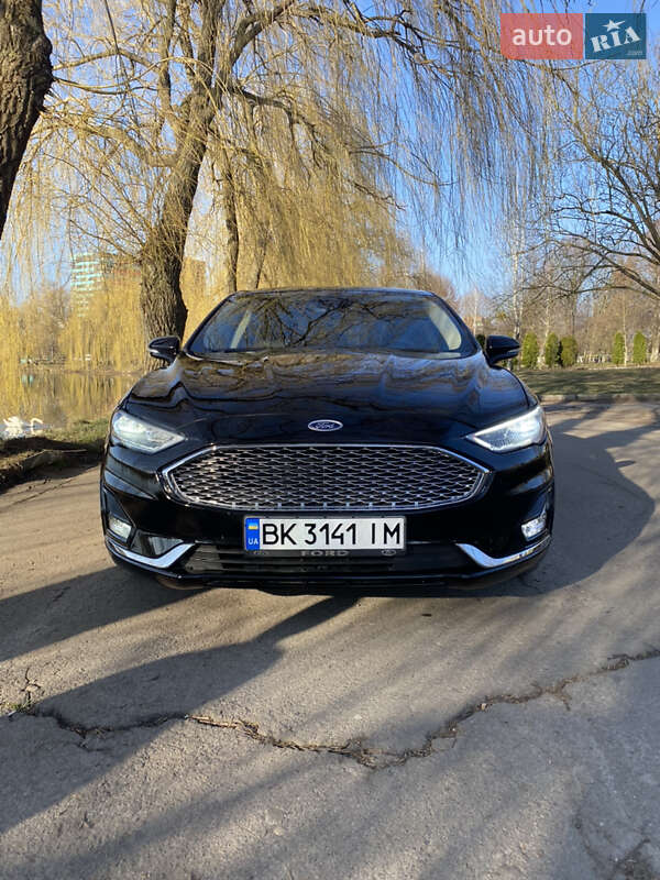 Седан Ford Fusion 2019 в Ровно