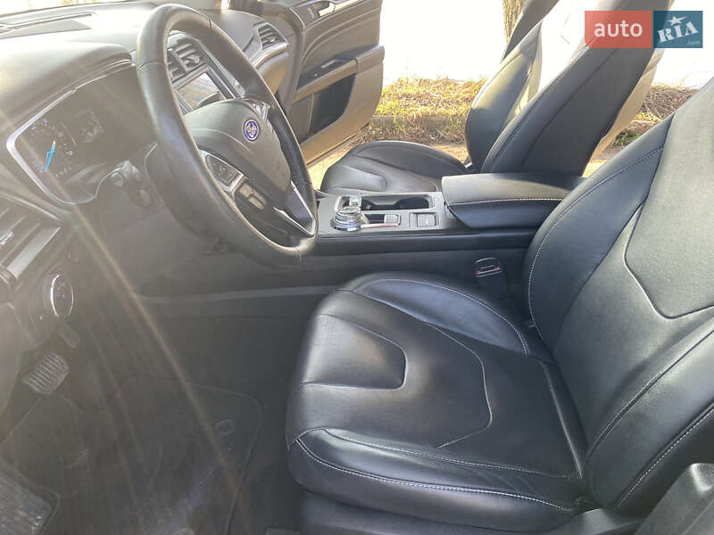 Седан Ford Fusion 2019 в Ровно