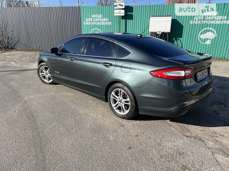 Седан Ford Fusion 2015 в Києві