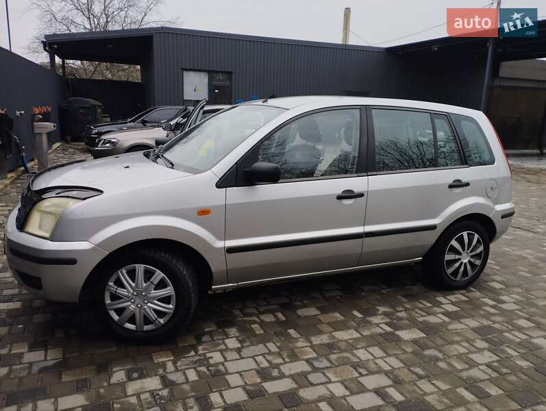 Хэтчбек Ford Fusion 2005 в Звягеле