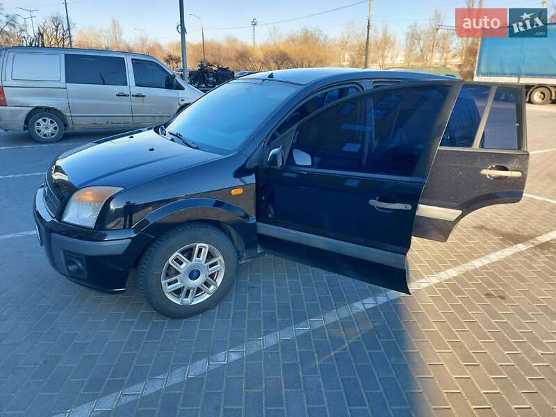Хетчбек Ford Fusion 2007 в Дніпрі