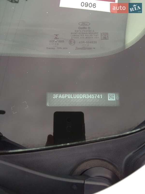 Седан Ford Fusion 2013 в Сваляве