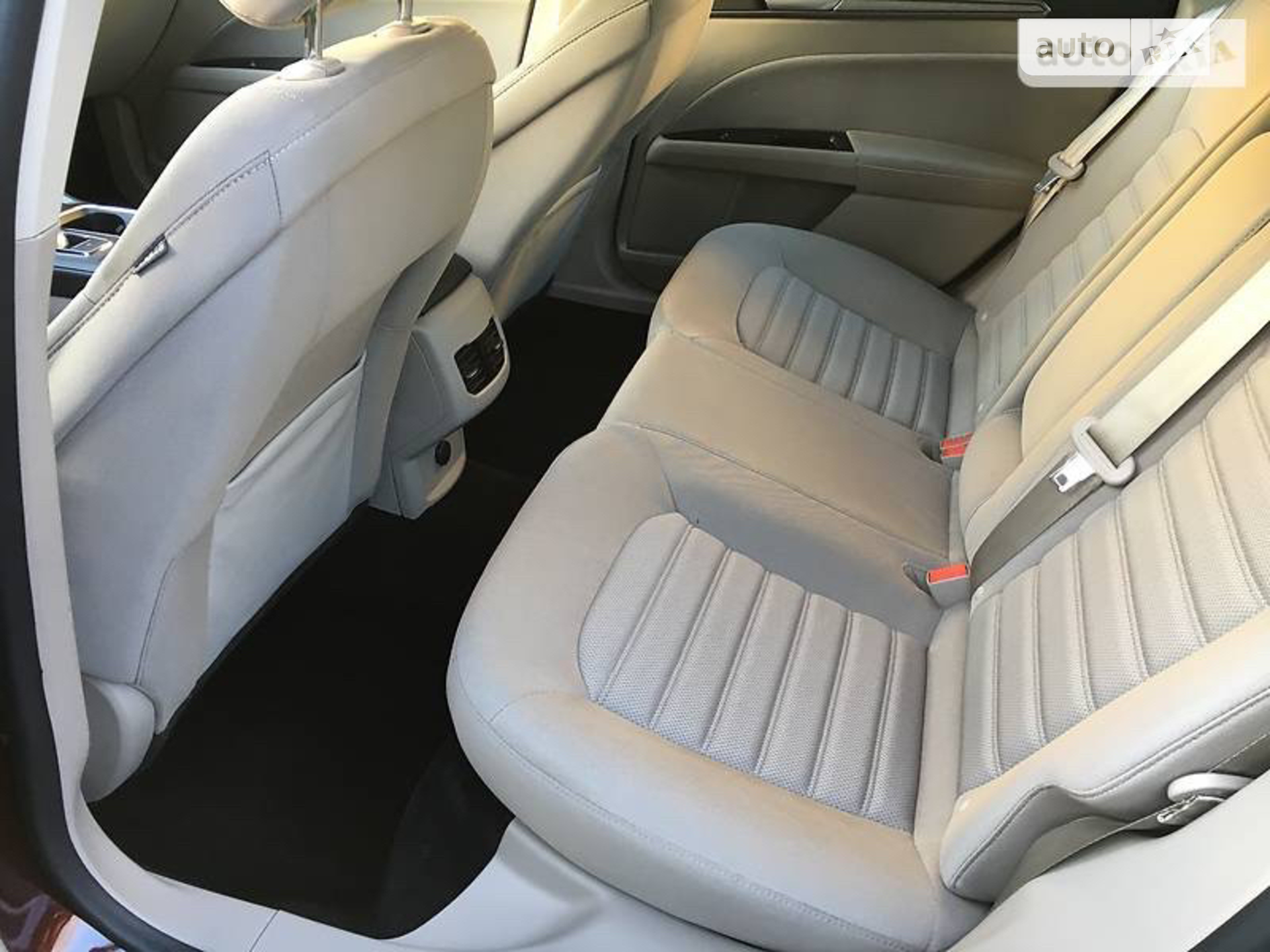 2017 Ford Fusion - мініатюра 16