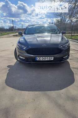 Седан Ford Fusion 2018 в Черновцах
