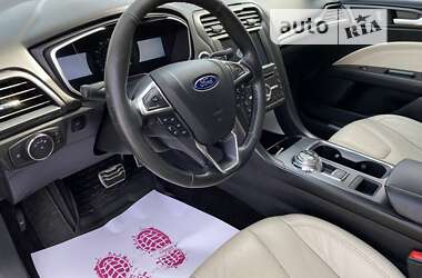 Седан Ford Fusion 2017 в Львове