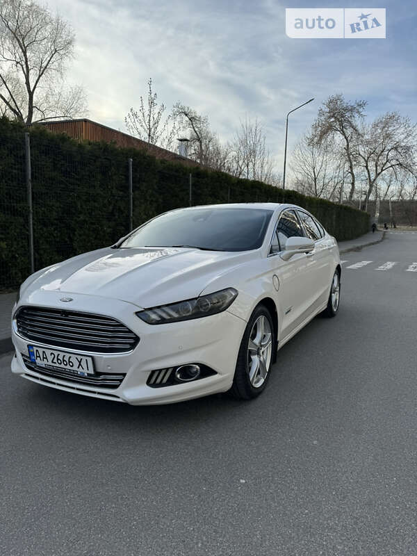 Седан Ford Fusion 2015 в Києві