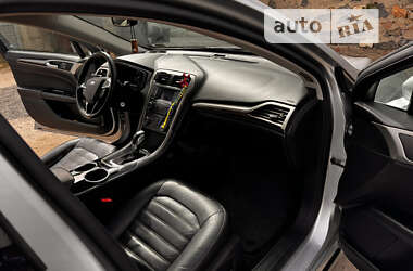 Седан Ford Fusion 2012 в Староконстантинове