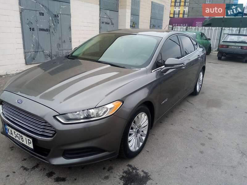 Седан Ford Fusion 2014 в Києві