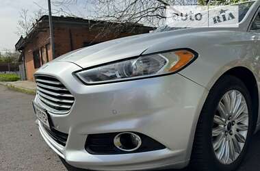 Седан Ford Fusion 2014 в Ужгороде