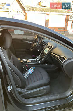 Седан Ford Fusion 2013 в 