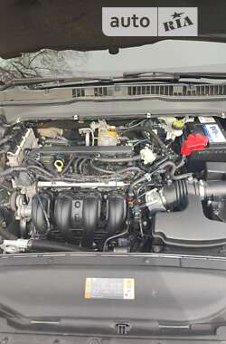 Седан Ford Fusion 2015 в 