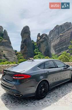 Седан Ford Fusion 2016 в 