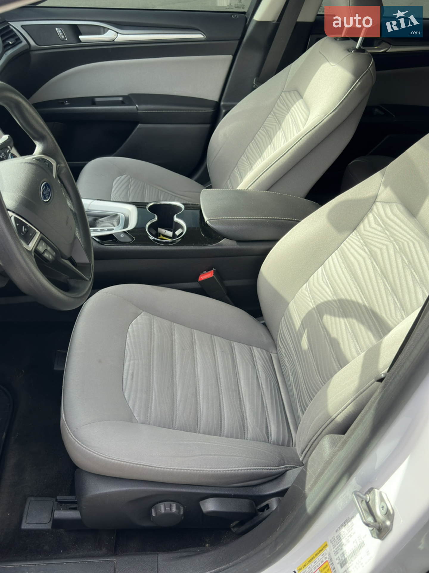 2016 Ford Fusion - мініатюра 18
