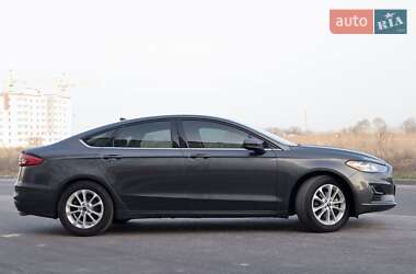 Седан Ford Fusion 2019 в Виннице