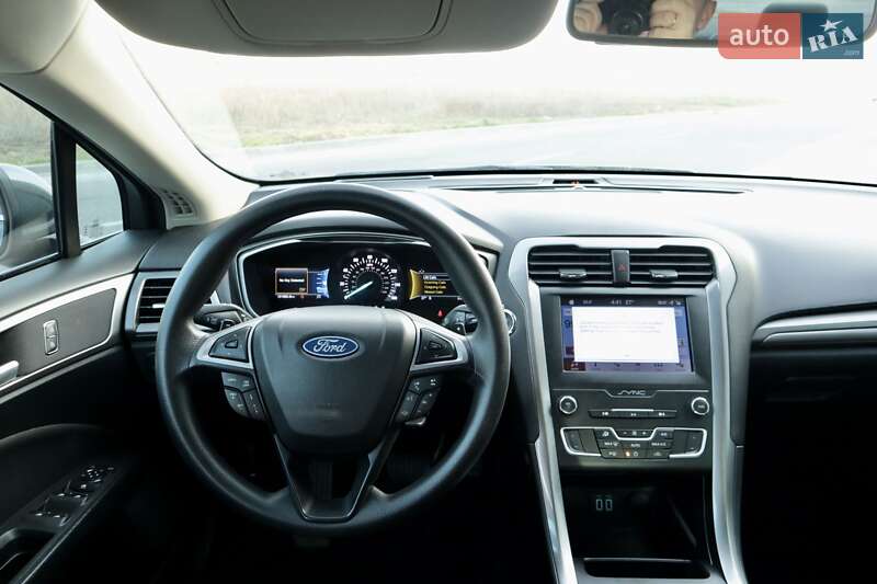 Седан Ford Fusion 2019 в Виннице