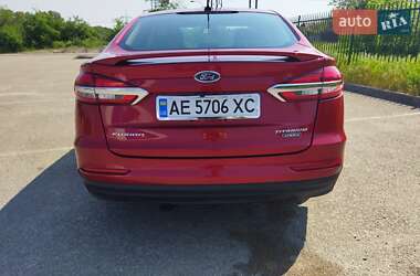 Седан Ford Fusion 2019 в 