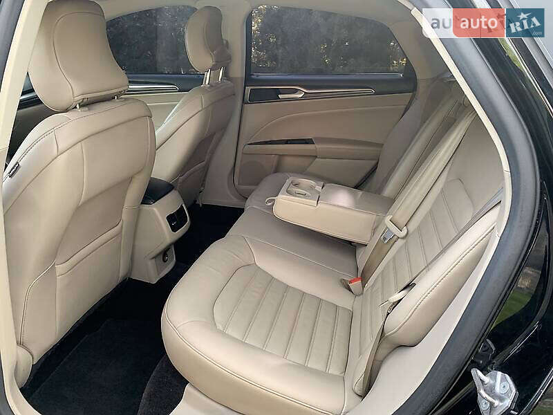 Седан Ford Fusion 2016 в Бершади