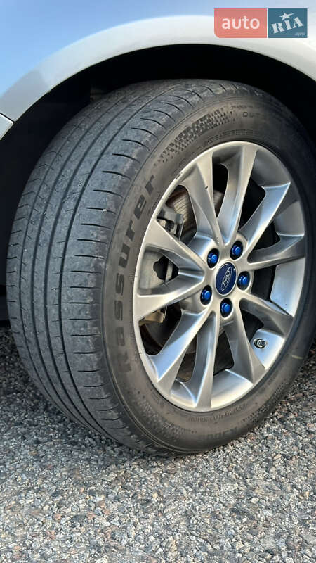 Седан Ford Fusion 2016 в Сквире