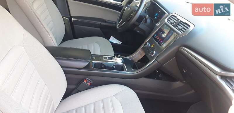 Седан Ford Fusion 2018 в Шостке