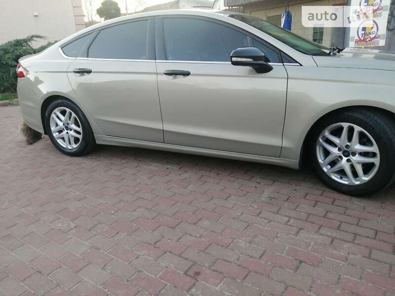 Седан Ford Fusion 2015 в Киеве