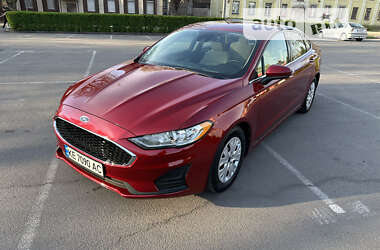 Седан Ford Fusion 2019 в Каменском