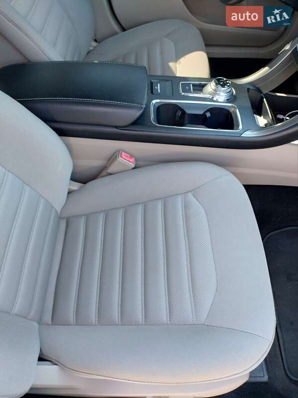 Седан Ford Fusion 2016 в Павлограде