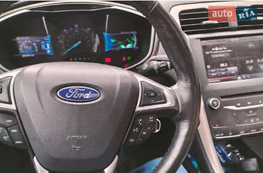 Седан Ford Fusion 2013 в Львові