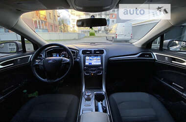 Седан Ford Fusion 2016 в Тячеві