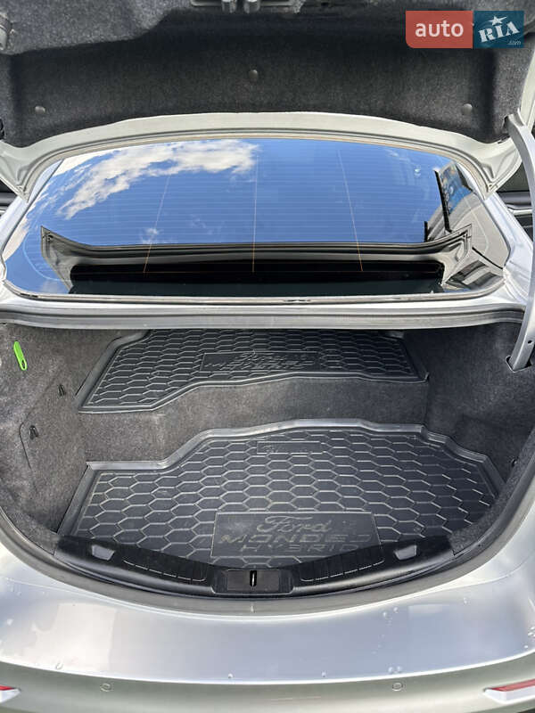 Седан Ford Fusion 2018 в Львове