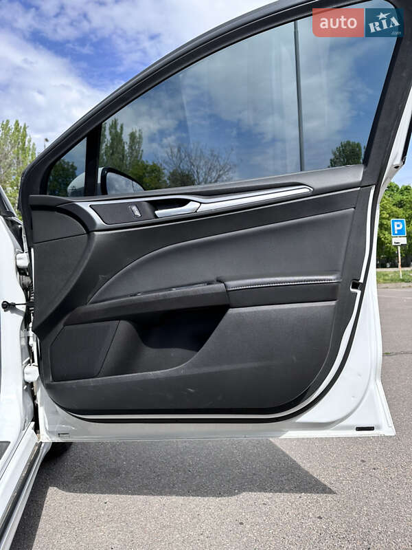 Седан Ford Fusion 2015 в Запоріжжі