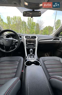 Седан Ford Fusion 2015 в Запорожье