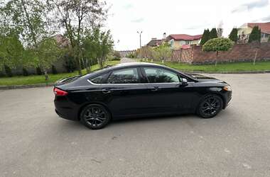 Седан Ford Fusion 2018 в Ровно