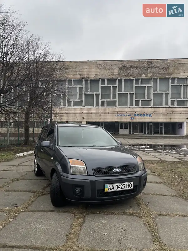 Хэтчбек Ford Fusion 2008 в 
