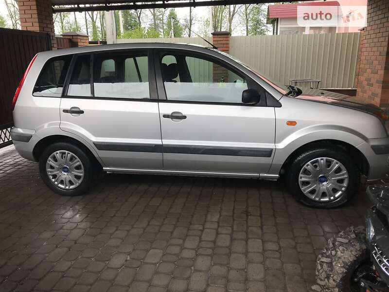 Хэтчбек Ford Fusion 2005 в Виннице