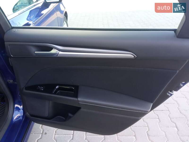 Седан Ford Fusion 2015 в Львове