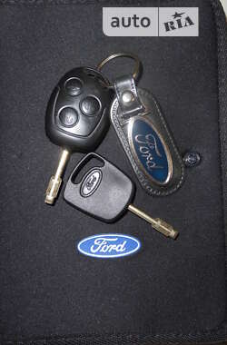 Хетчбек Ford Fusion 2012 в Радивиліві