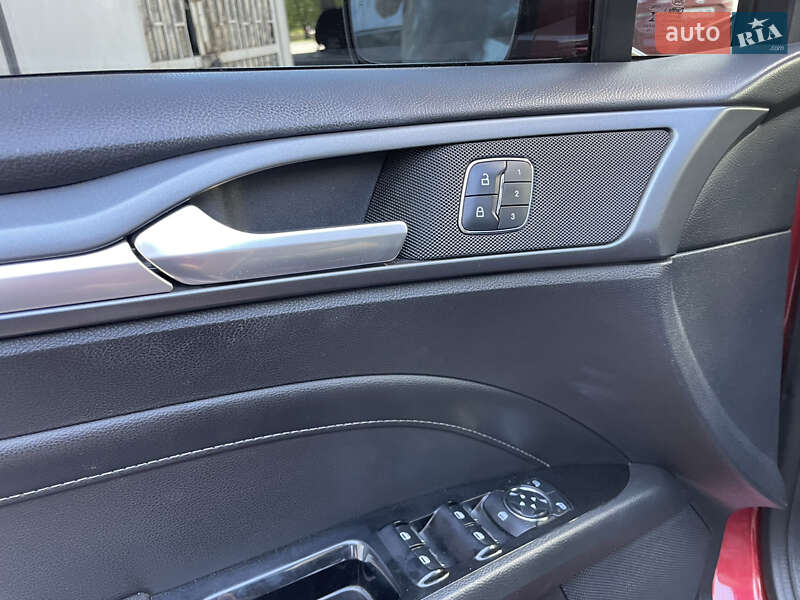 Седан Ford Fusion 2013 в Дніпрі