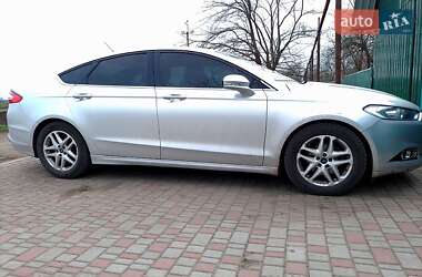Седан Ford Fusion 2015 в 