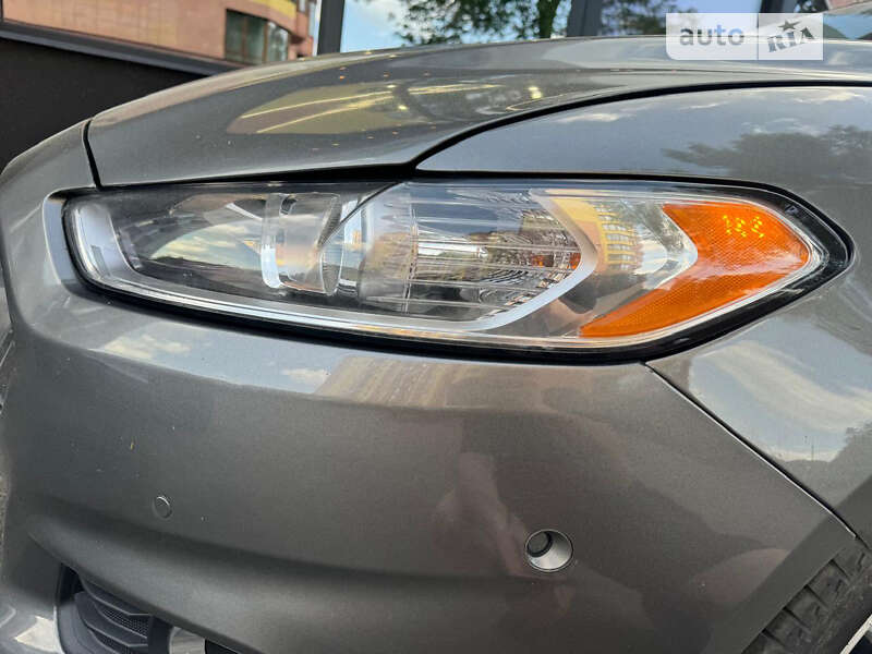 Седан Ford Fusion 2013 в Луцьку