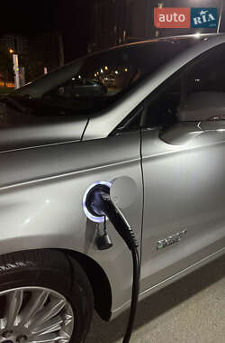 Седан Ford Fusion 2014 в 